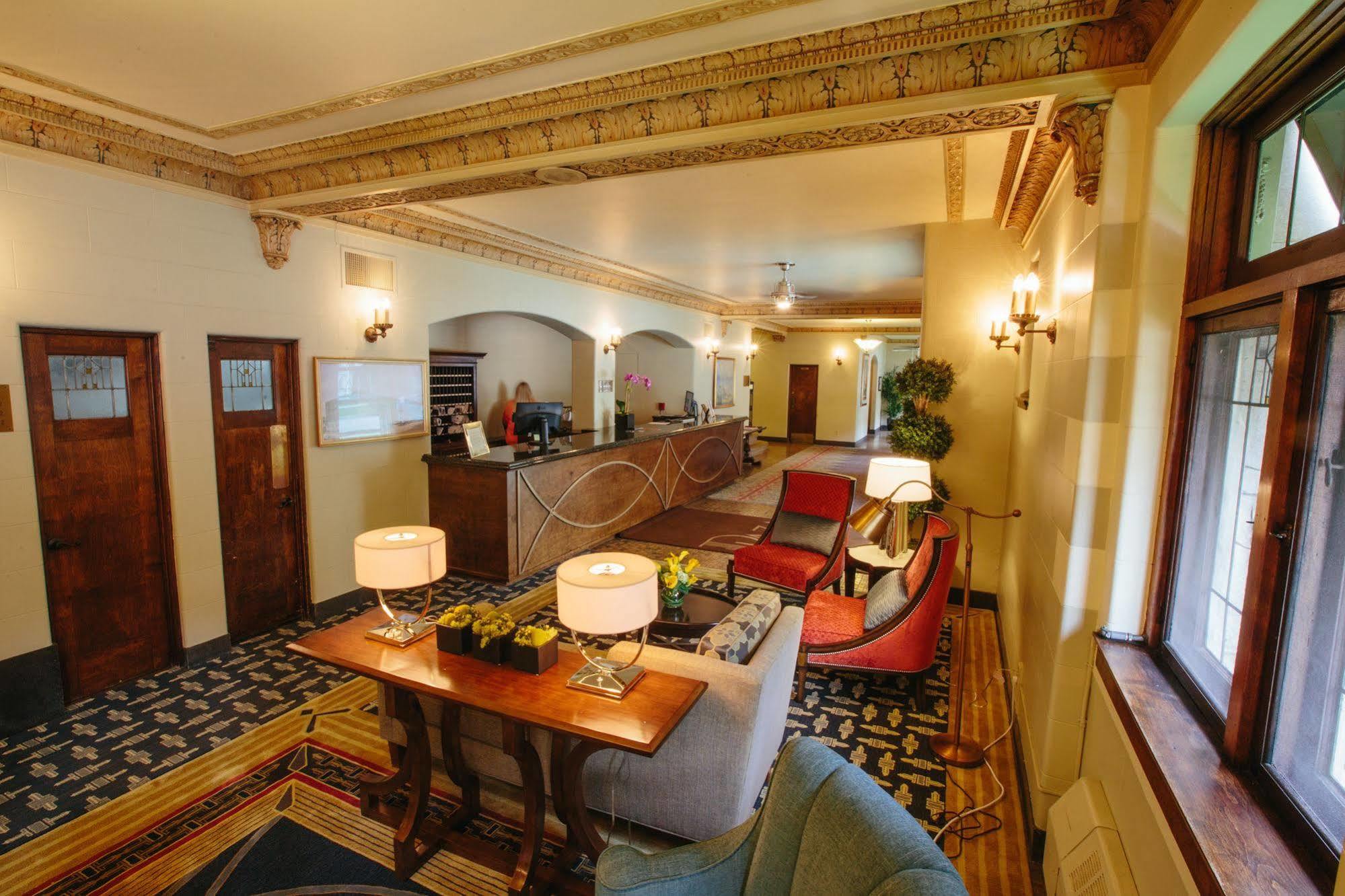 The Plaza Hotel - Milwaukee Exterior foto